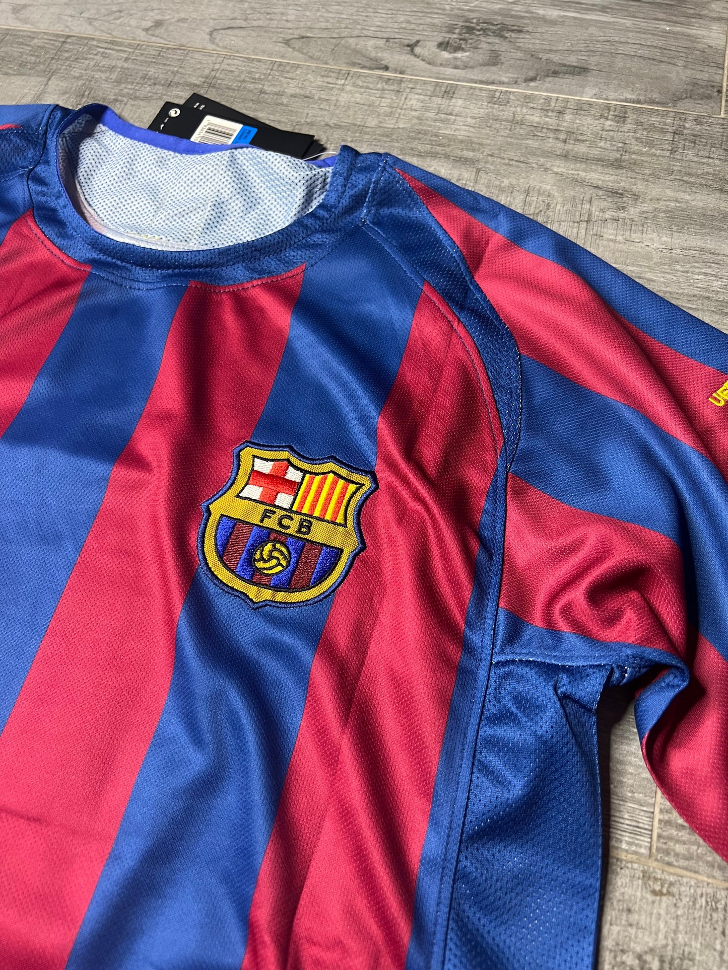 🔵🔴 2005-06 – FC Barcelona Heim Retro Trikot | Ronaldinho #10 – Größe XL