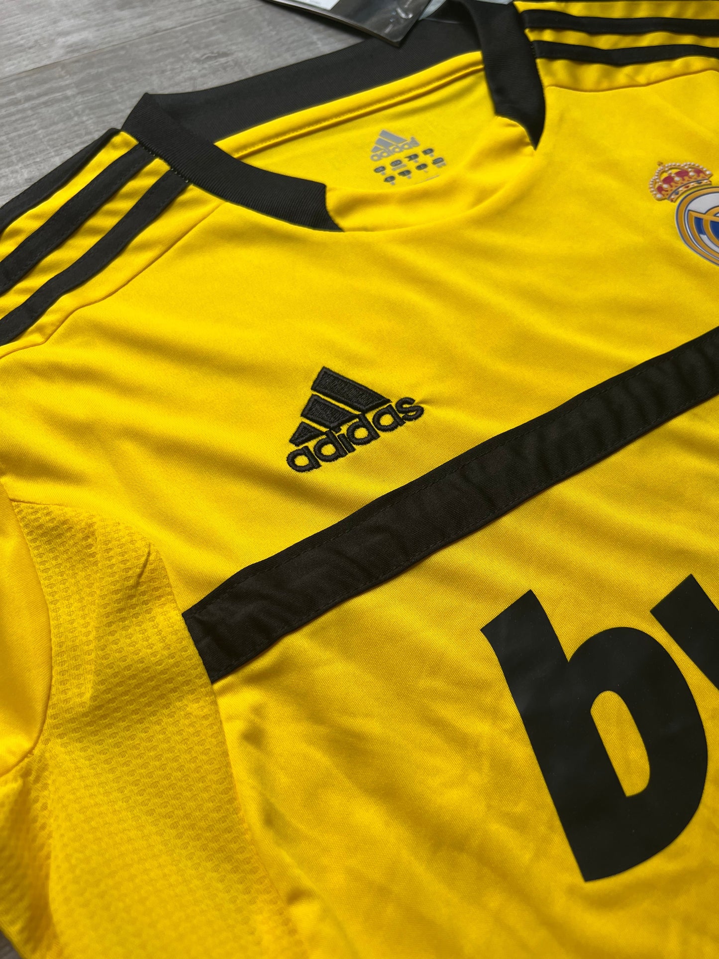 2011-12 - REAL MADRID GOALKEEPER HOME | RETRO Casillas – Größen XL und L